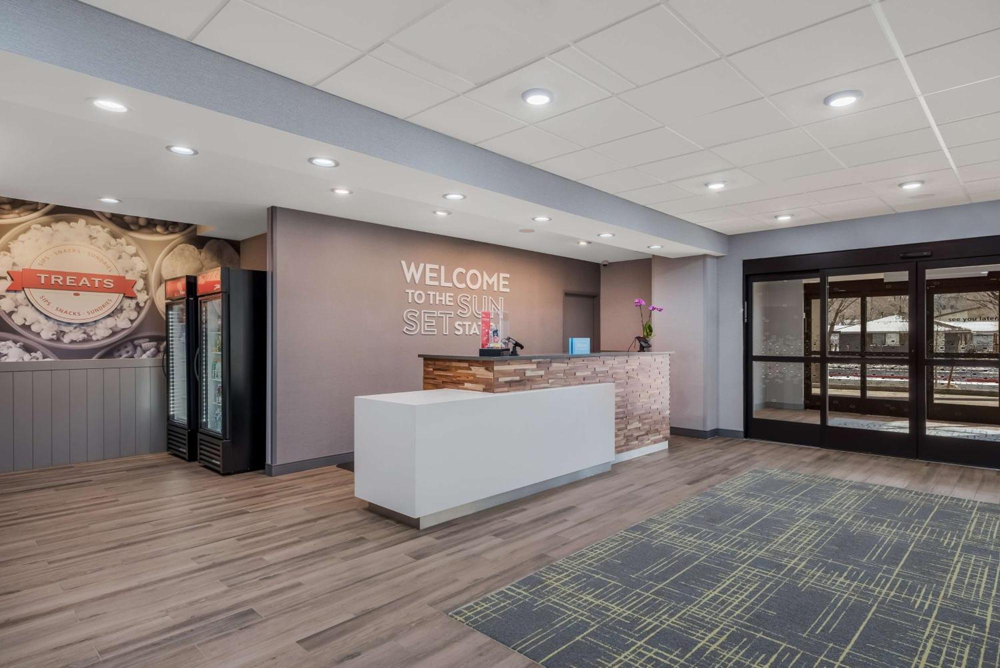 Hampton Inn By Hilton Вильямс Экстерьер фото